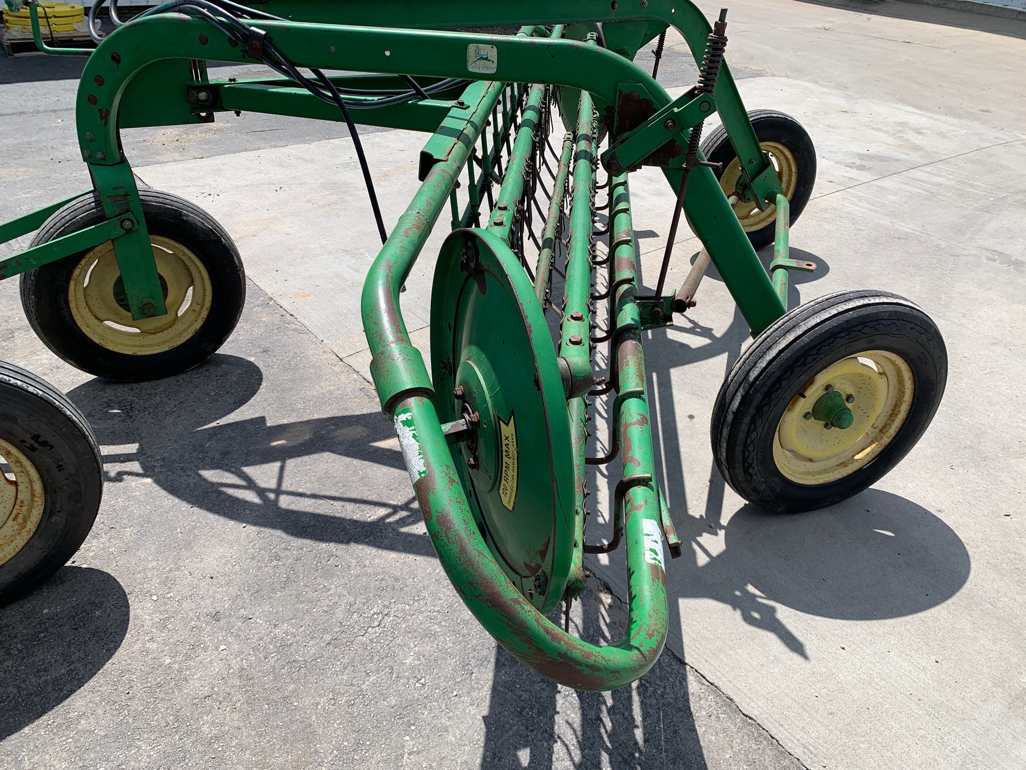  1992 John Deere 672 at Heritage Tractor in Lamar, MO