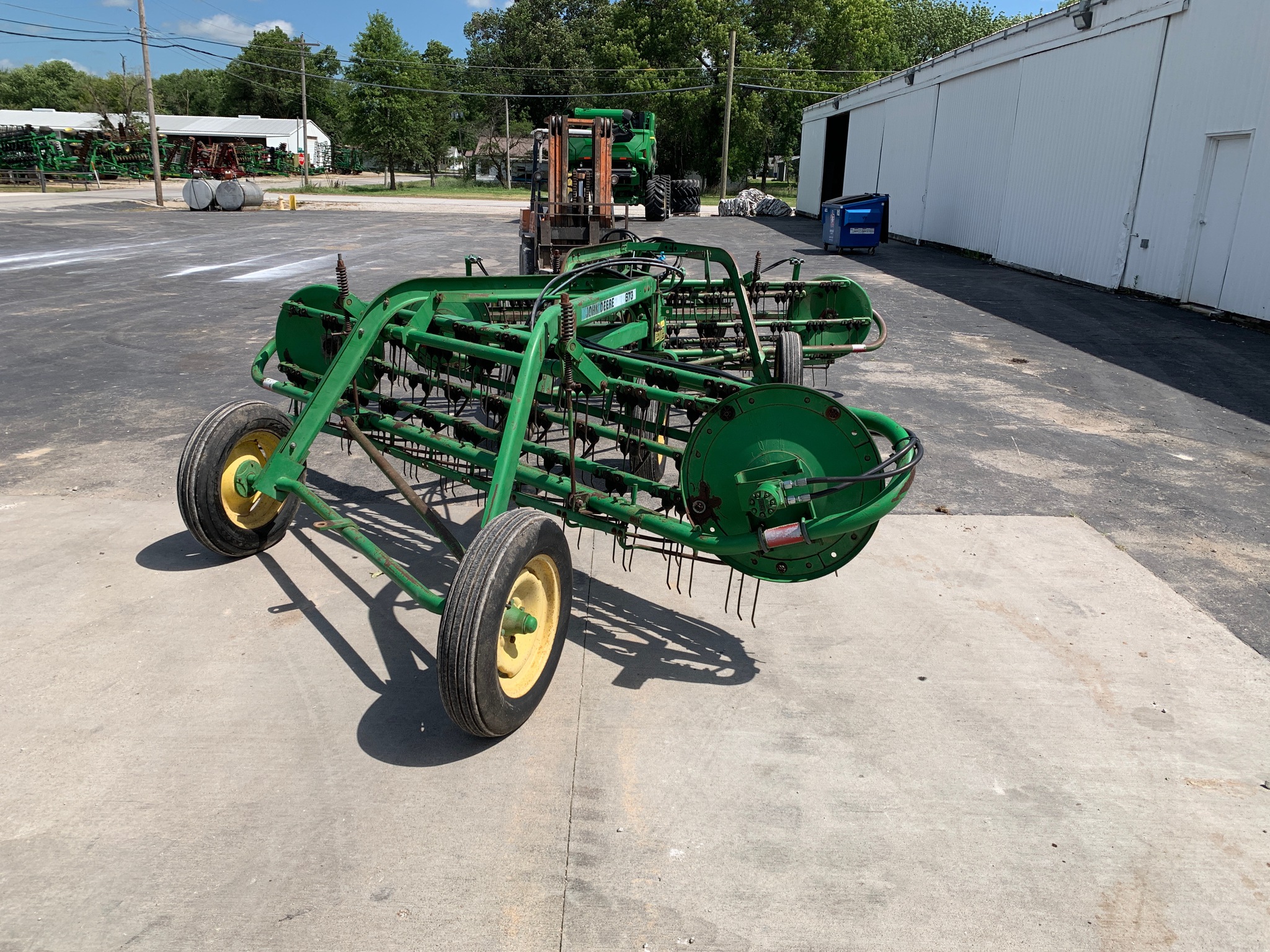  1992 John Deere 672 at Heritage Tractor in Lamar, MO