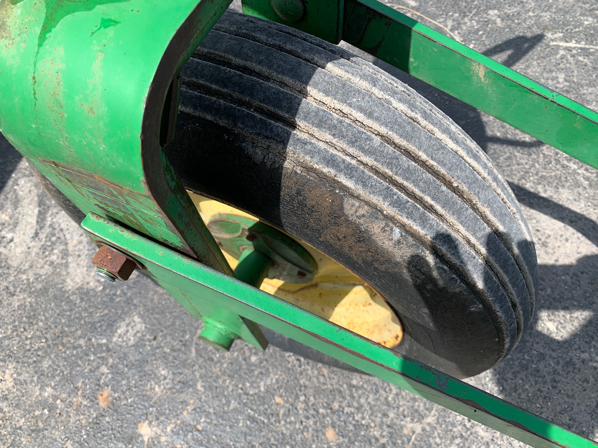  1992 John Deere 672 at Heritage Tractor in Lamar, MO