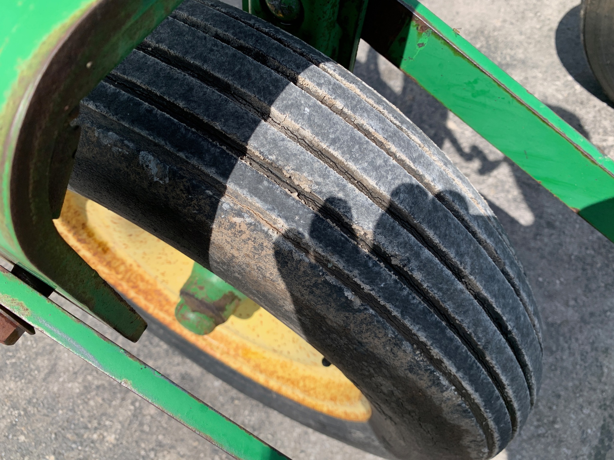  1992 John Deere 672 at Heritage Tractor in Lamar, MO
