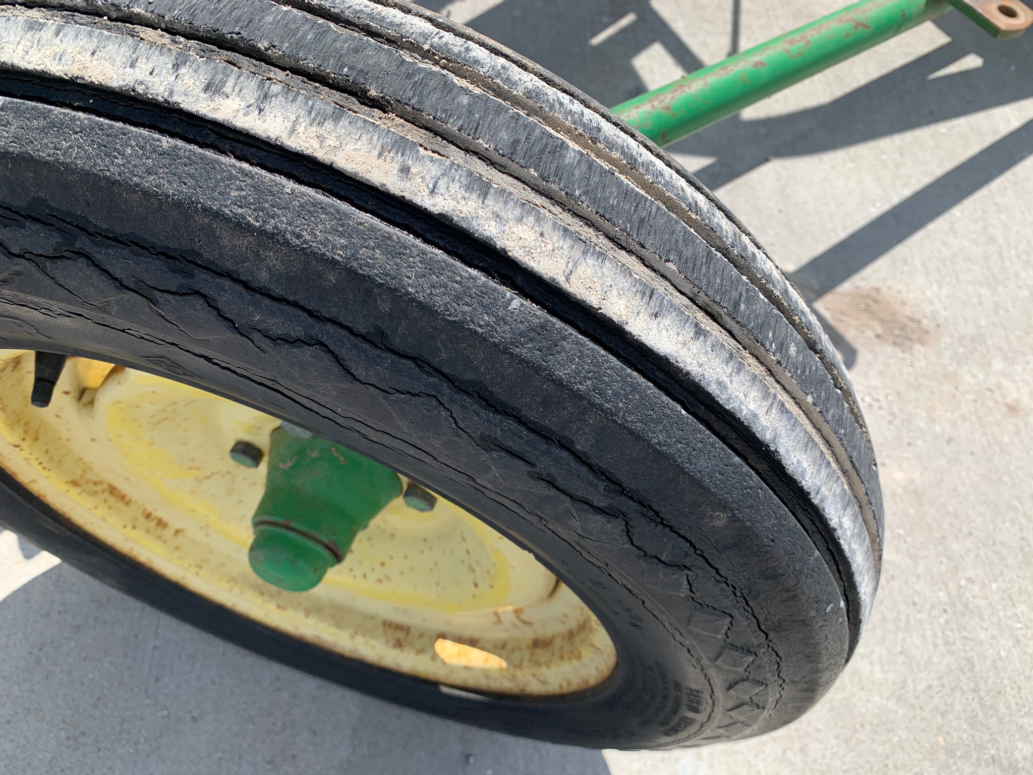  1992 John Deere 672 at Heritage Tractor in Lamar, MO