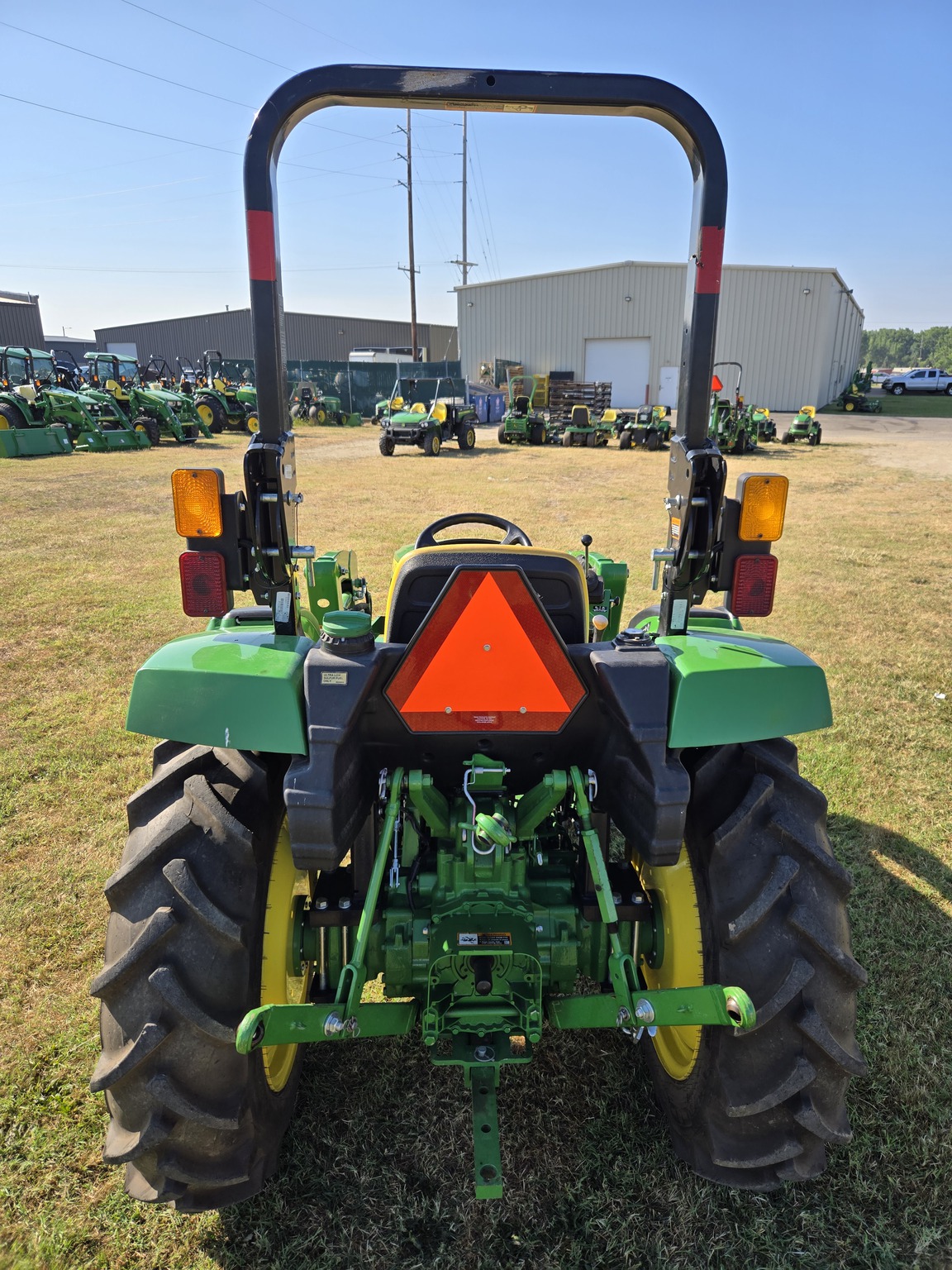 2019 John Deere 3043D Image 5