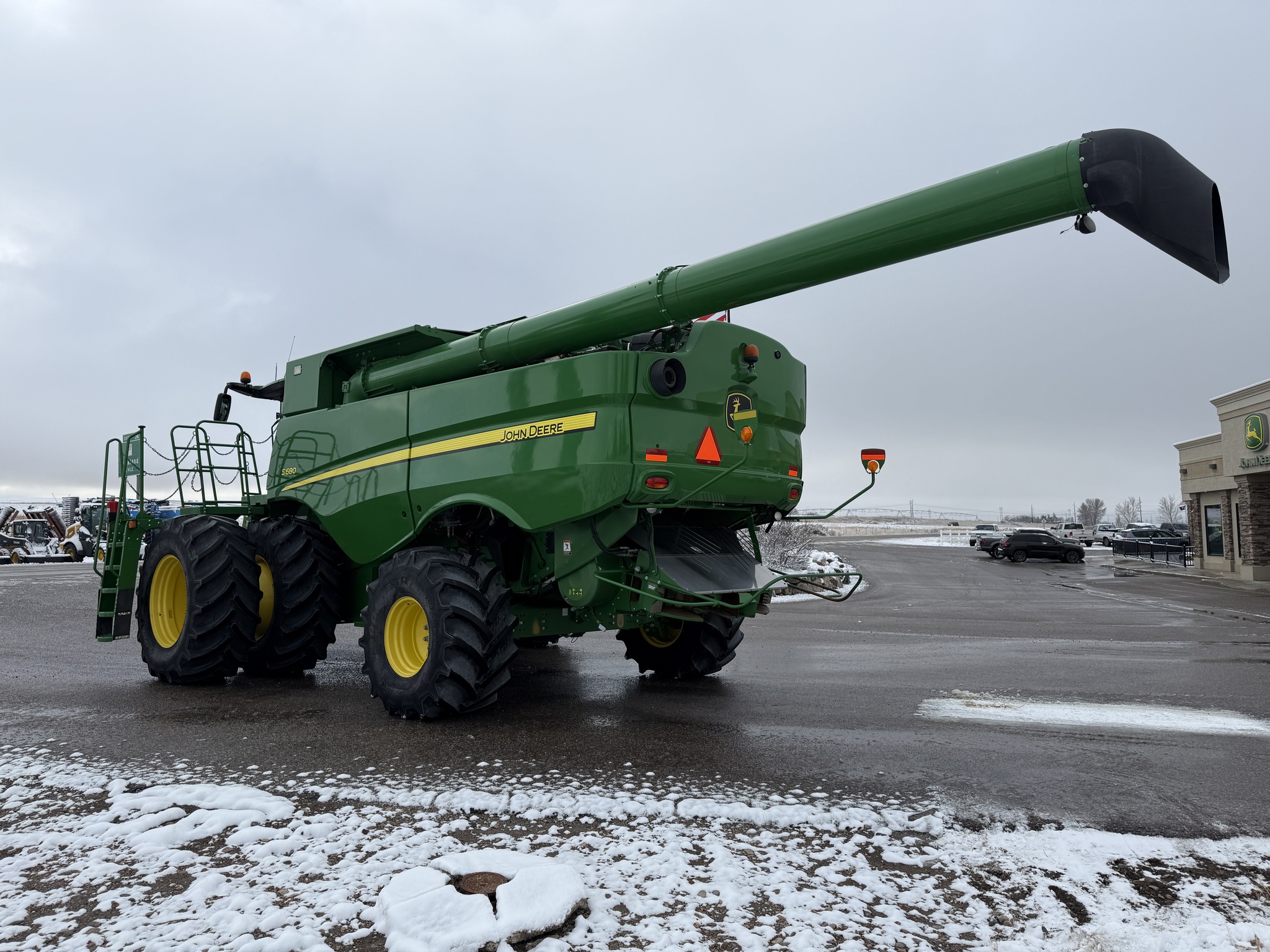 2017 John Deere S680 Image 3