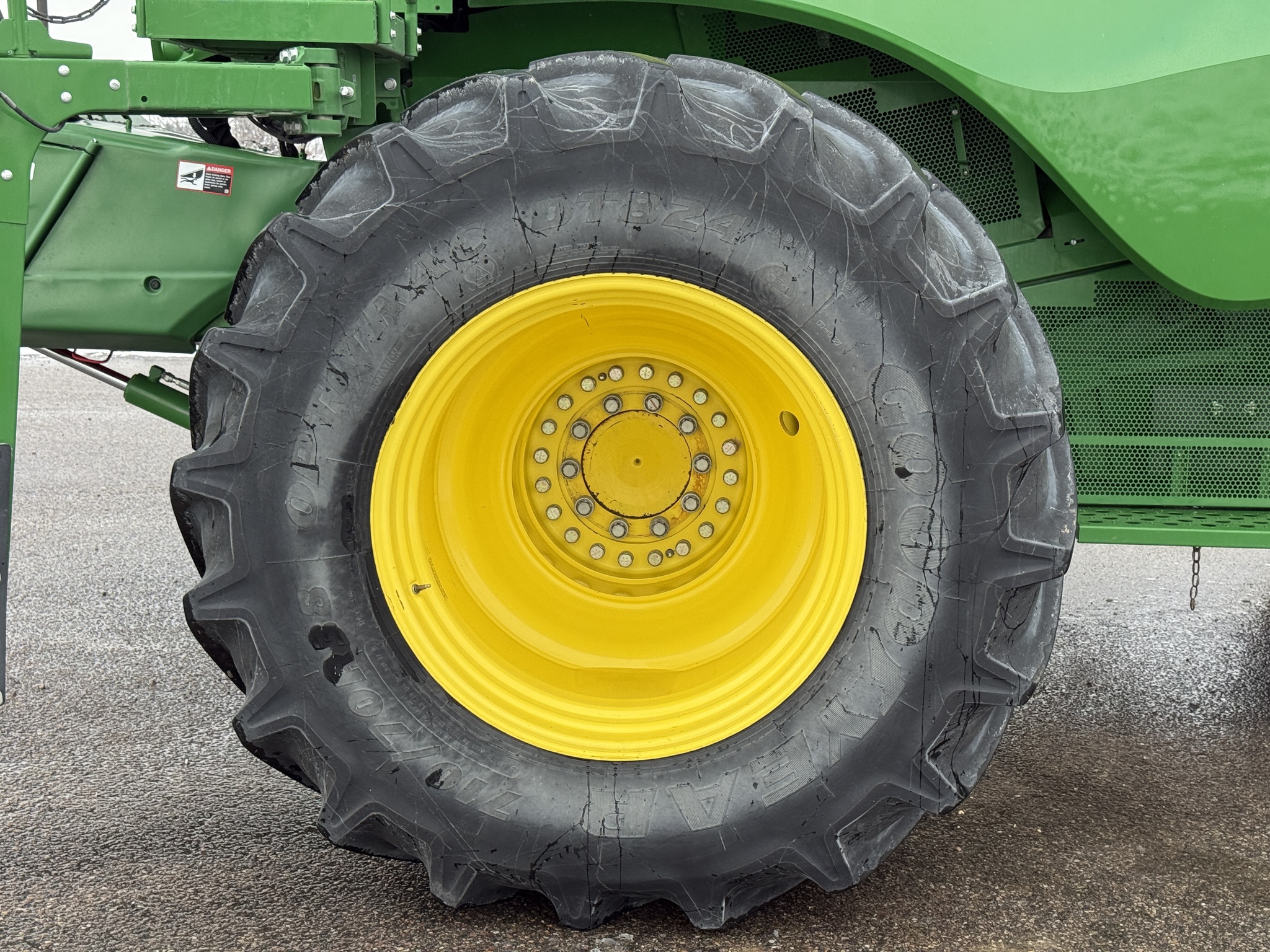 2017 John Deere S680 Image 31