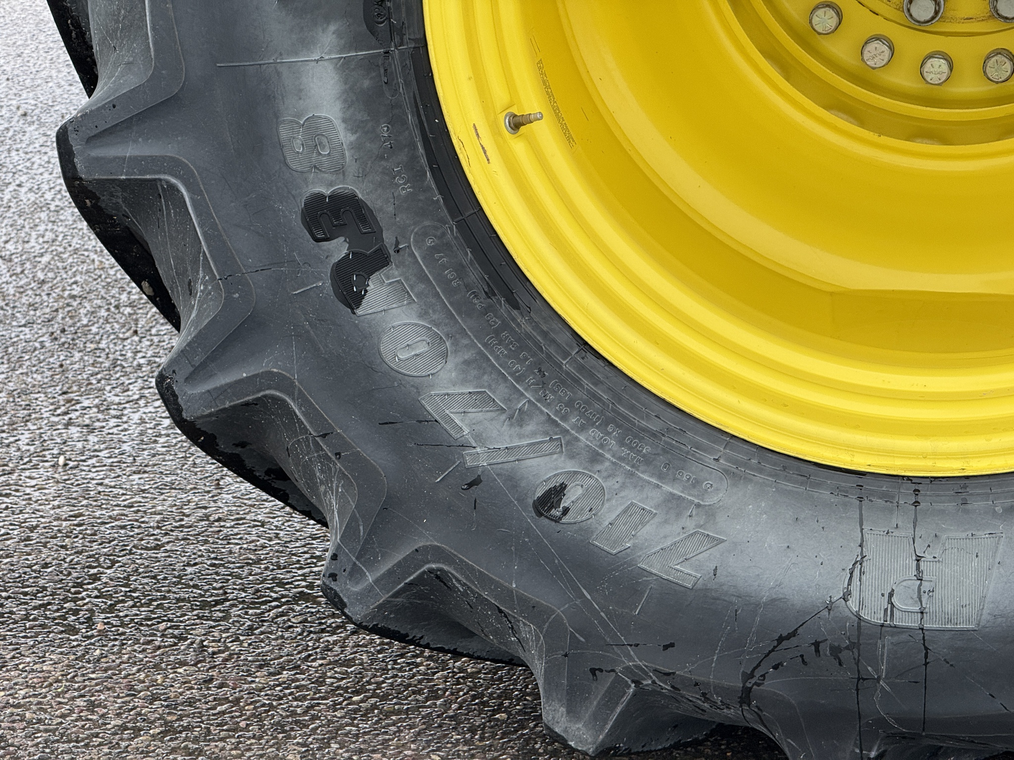 2017 John Deere S680 Image 33