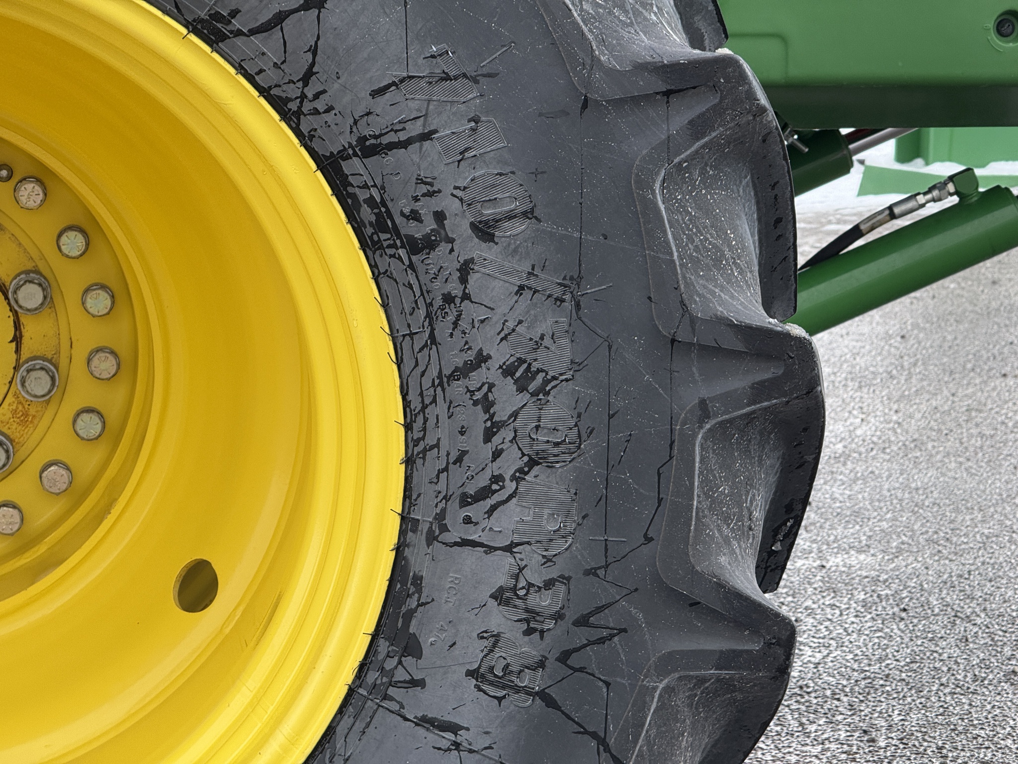 2017 John Deere S680 Image 39