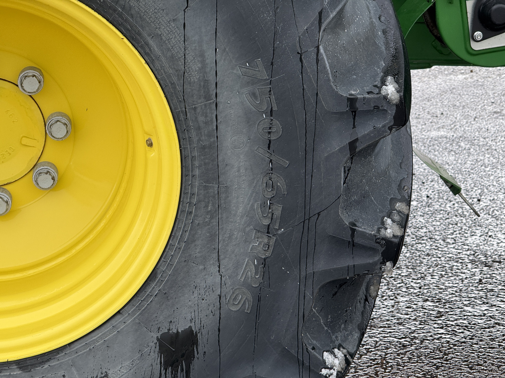 2017 John Deere S680 Image 42