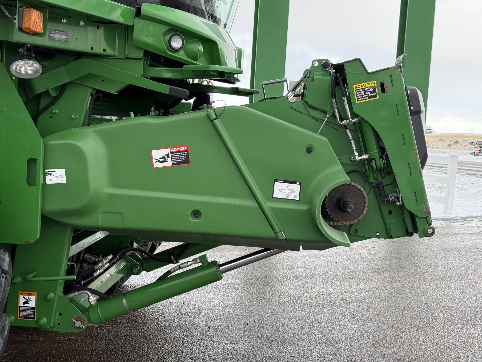 2017 John Deere S680 Image 24