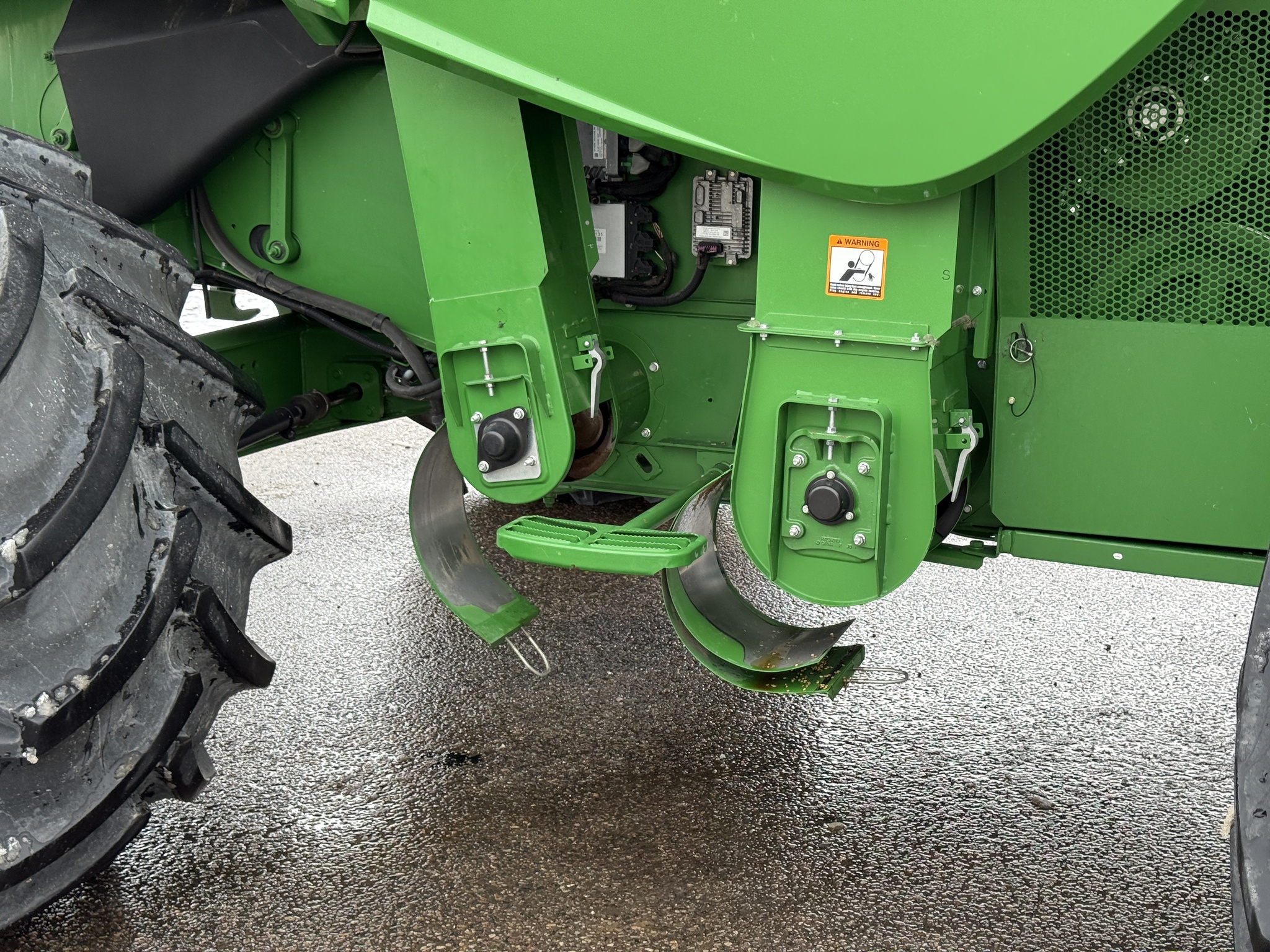 2017 John Deere S680 Image 45