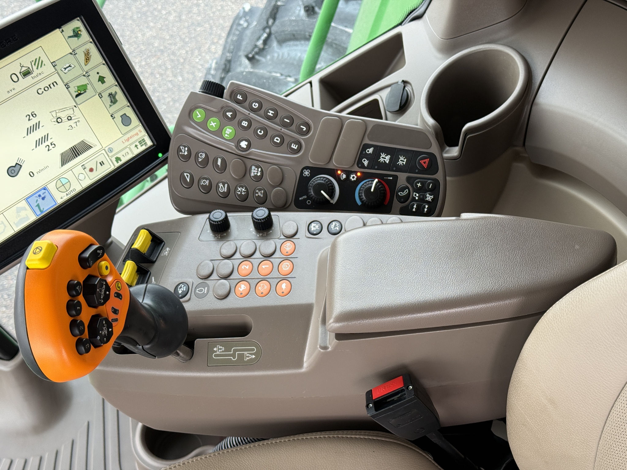 2017 John Deere S680 Image 14