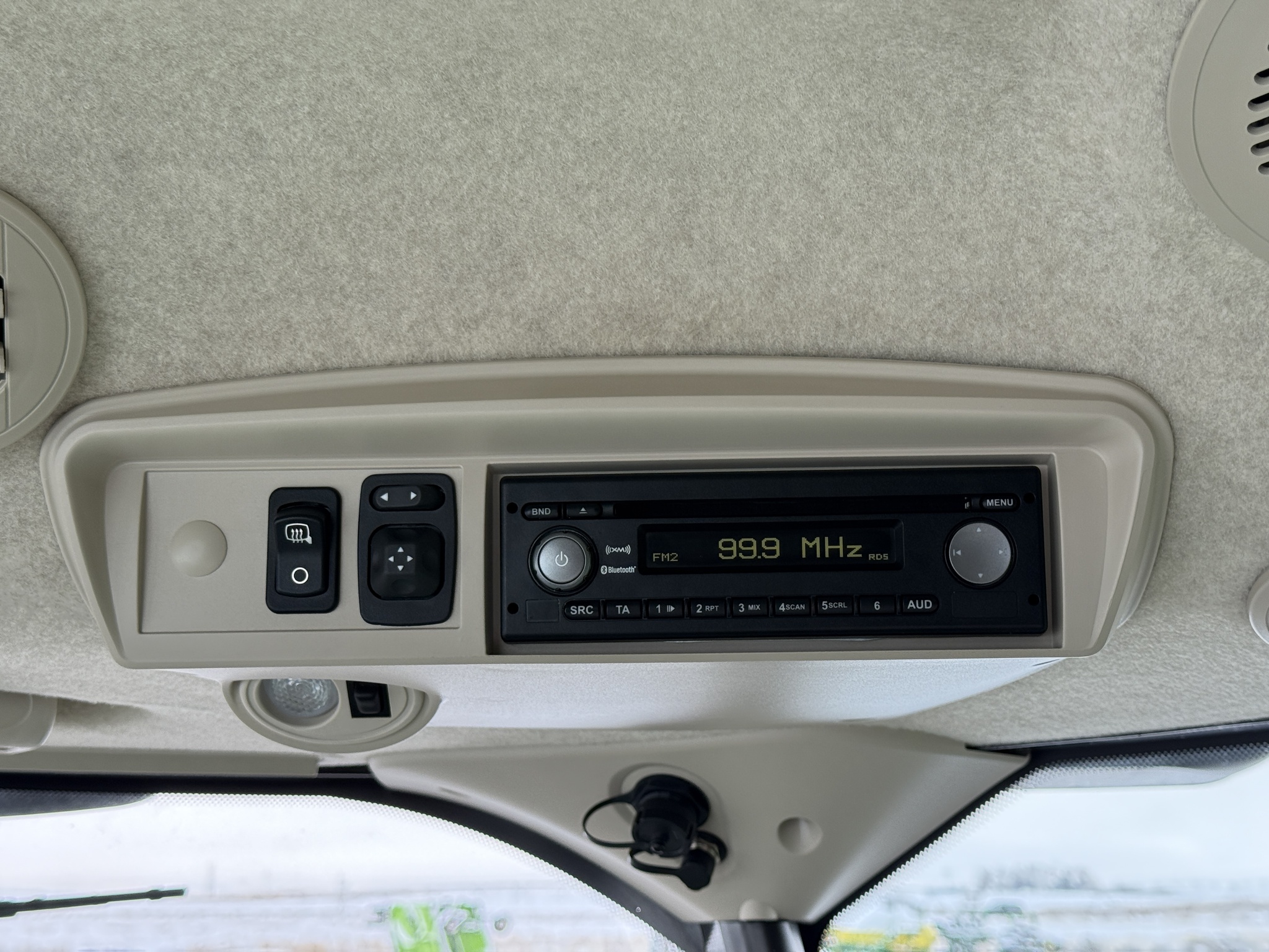 2017 John Deere S680 Image 18