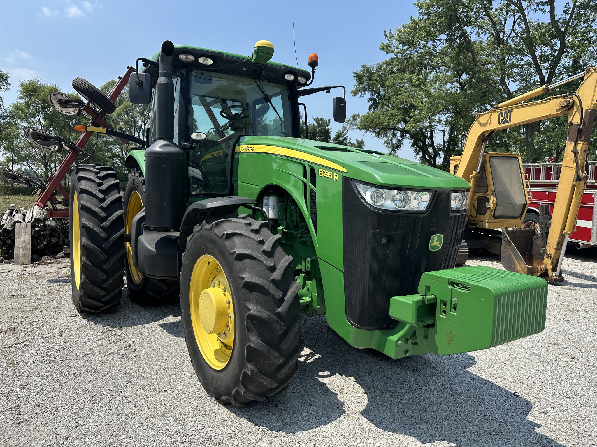 2012 John Deere 8235R Image 2