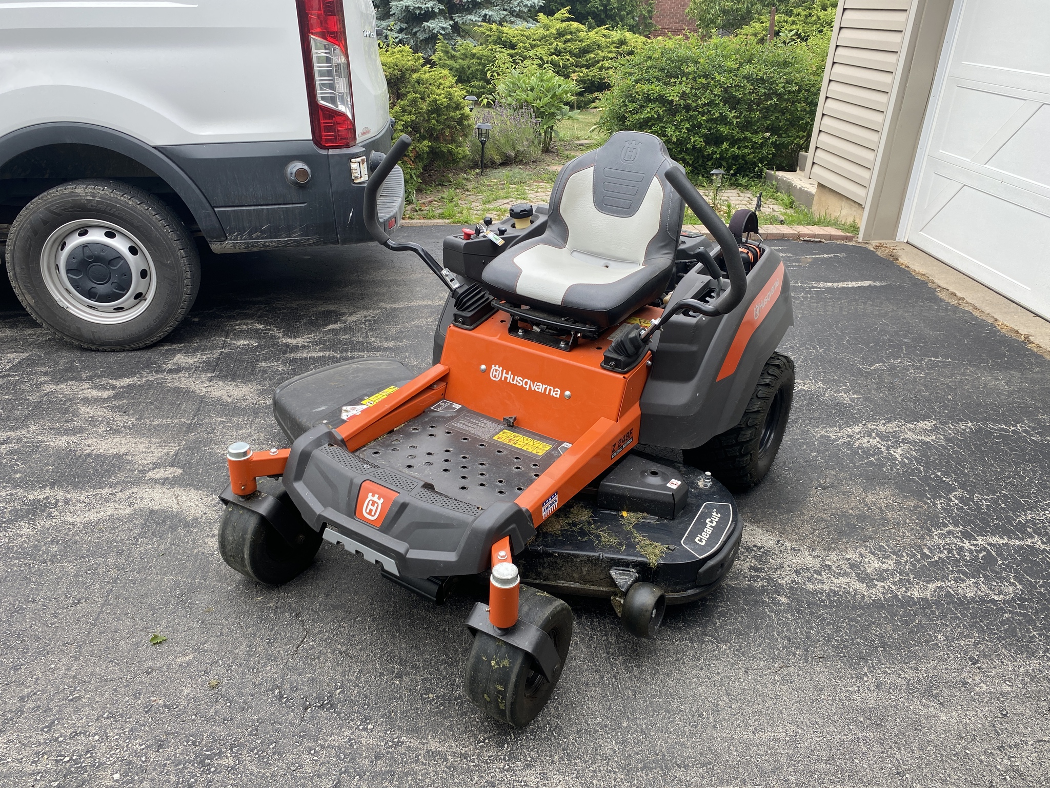 2021 Husqvarna Z 248F Image 1