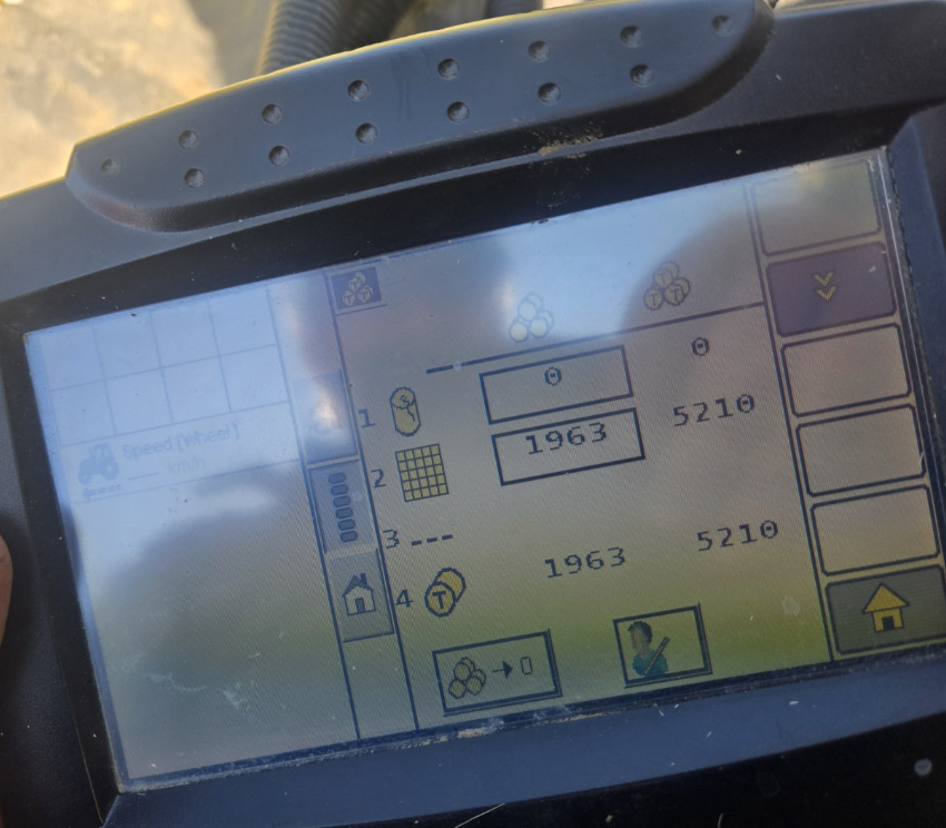2020 New Holland Rollbelt 560 Image 9