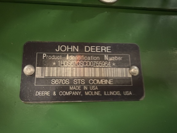 Photo of 2013 John Deere S670