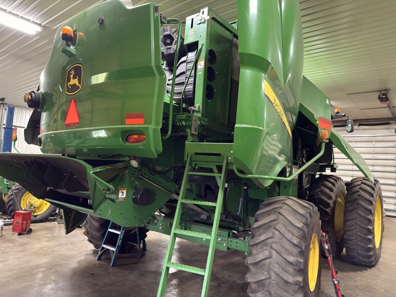 Photo of 2013 John Deere S670