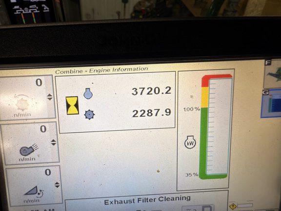 Photo of 2013 John Deere S670