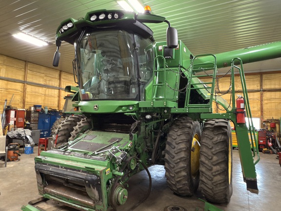 Photo of 2013 John Deere S670