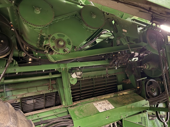 Photo of 2013 John Deere S670