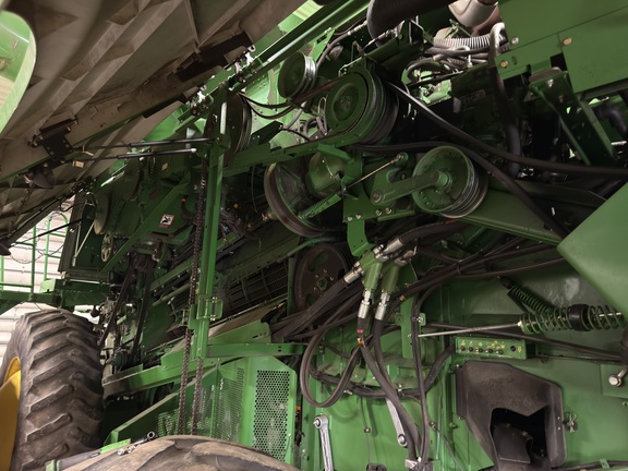 Photo of 2013 John Deere S670