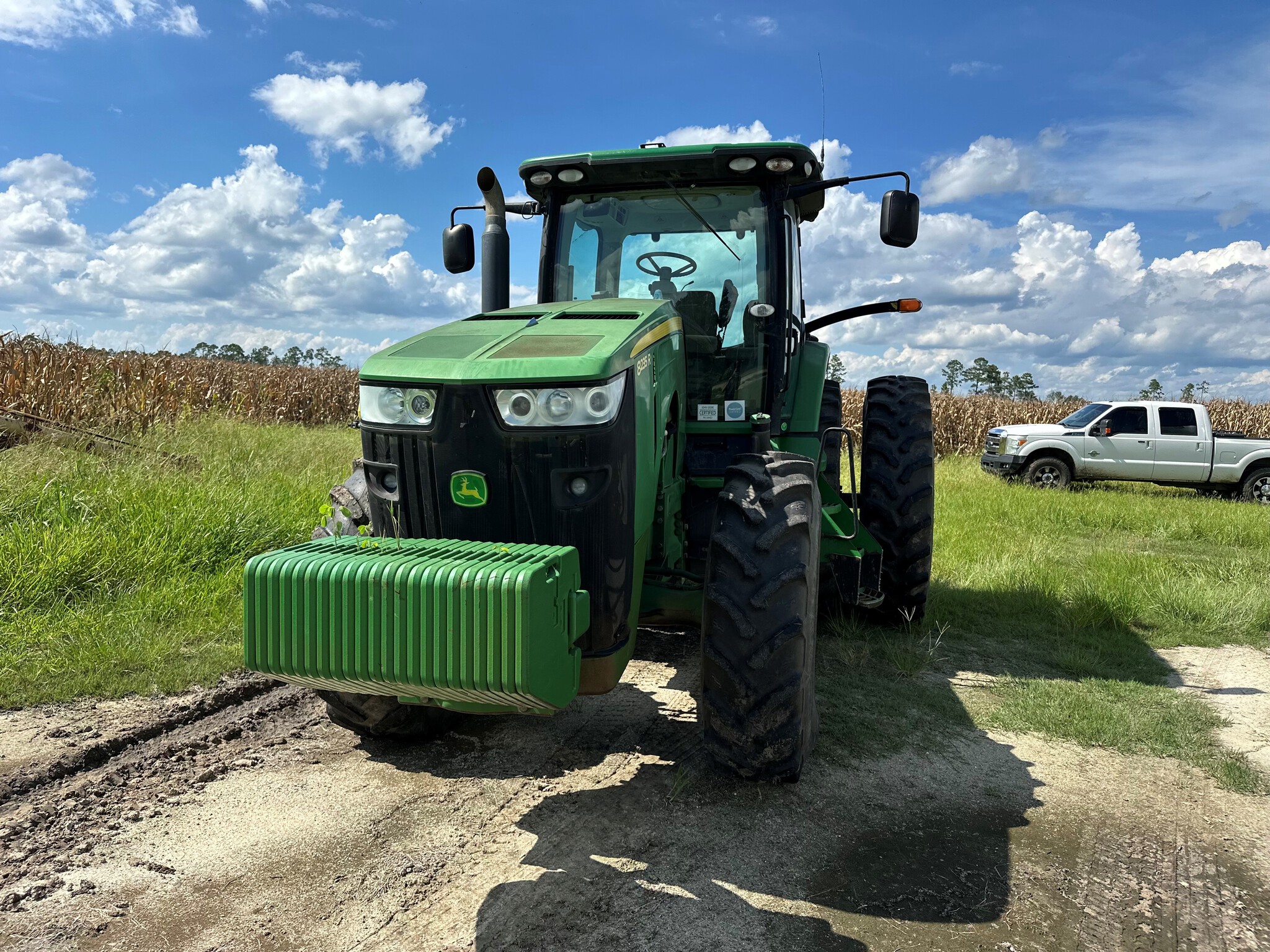 2012 John Deere 8235R Image 2