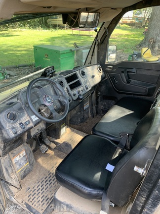 2022 John Deere 835M Photo 6