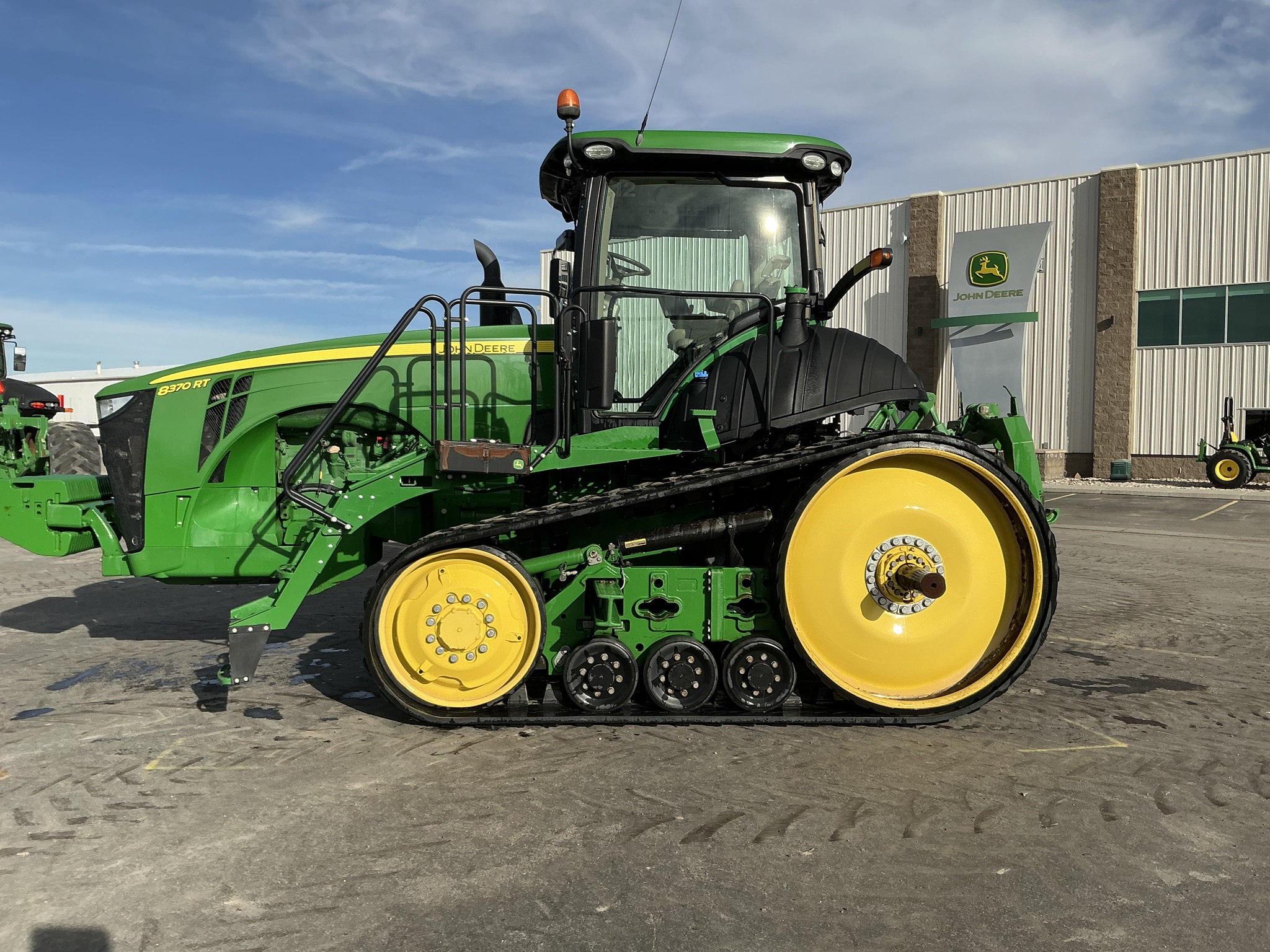 2019 John Deere 8370RT Image 2