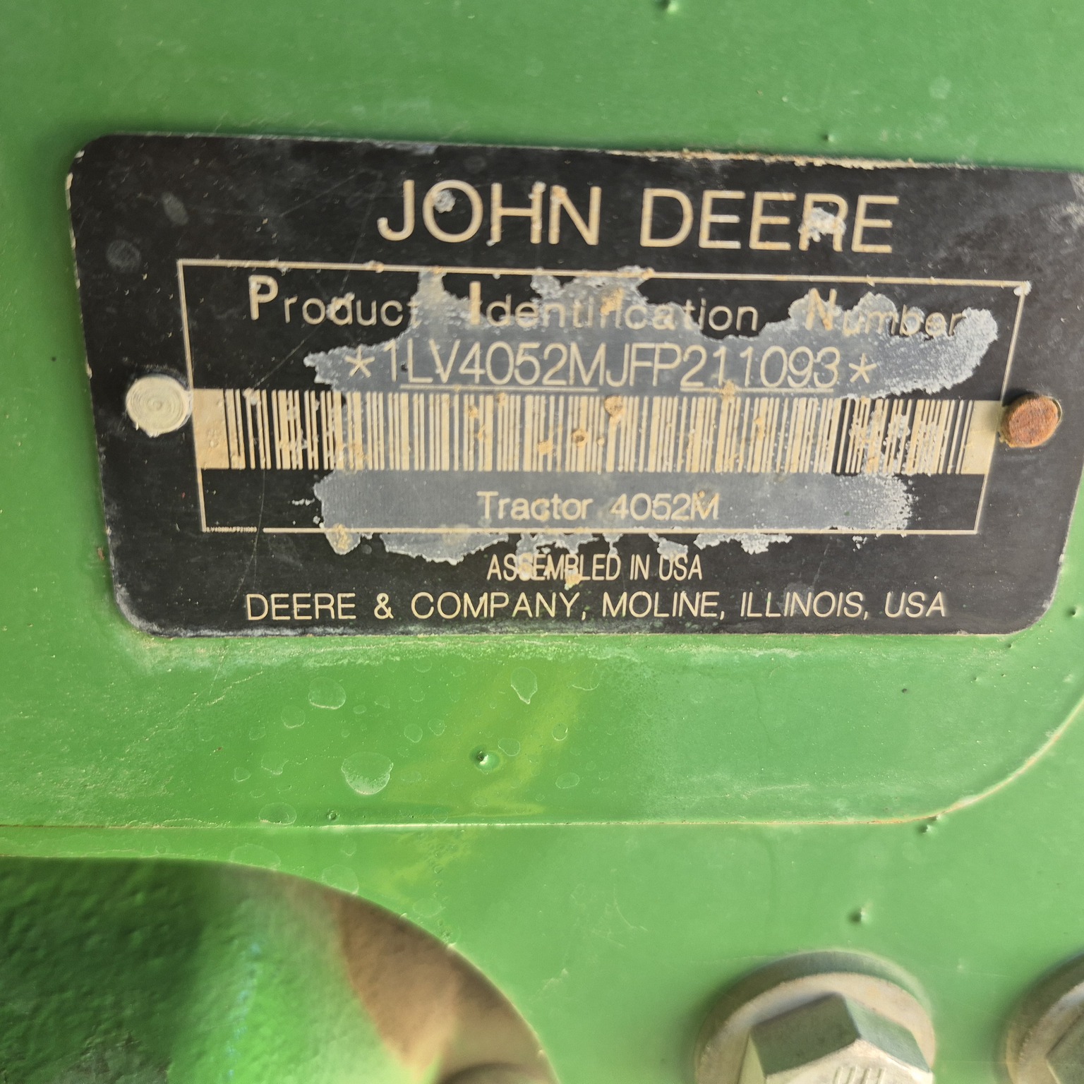 2015 John Deere 4052M Image 14