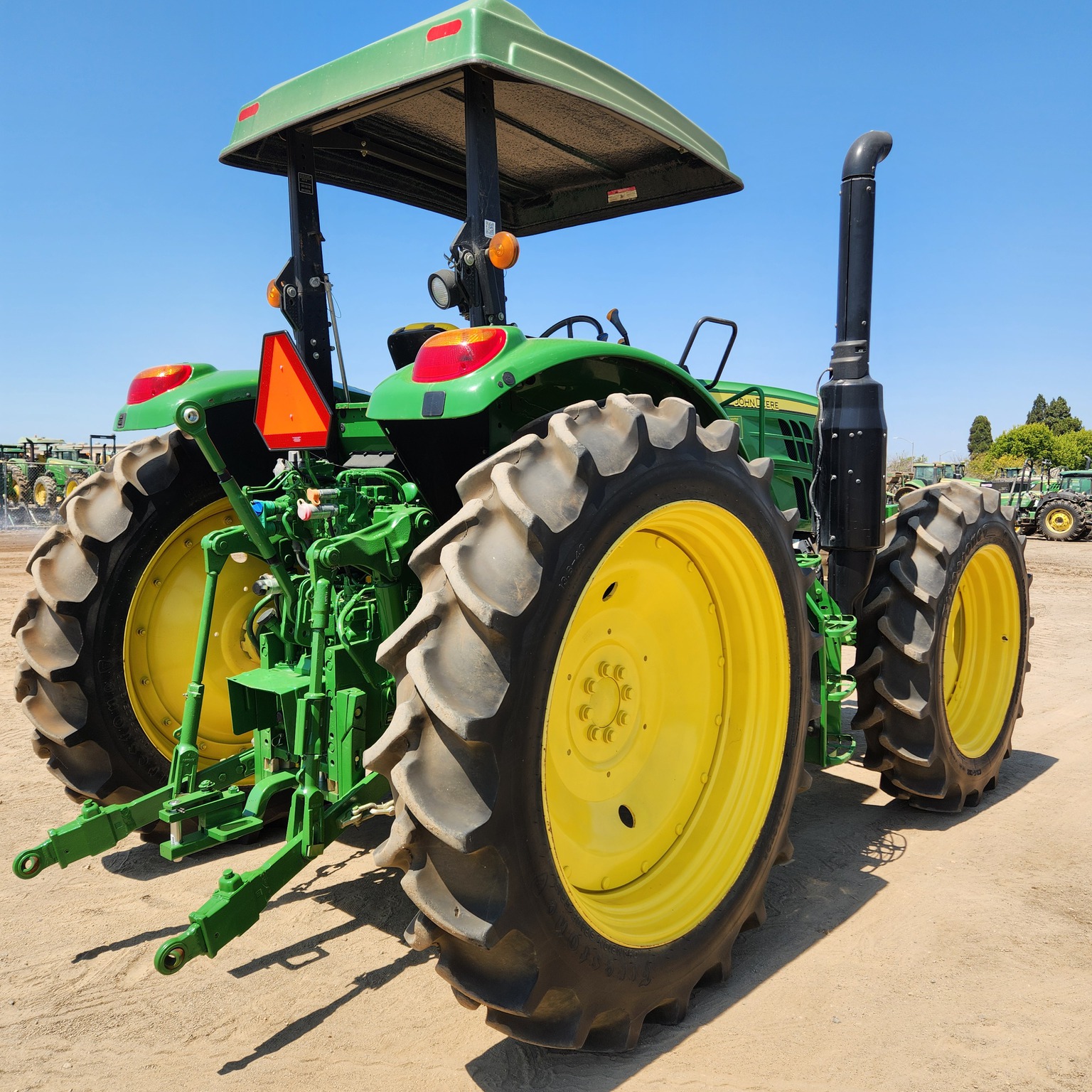 2021 John Deere 6120M Image 5