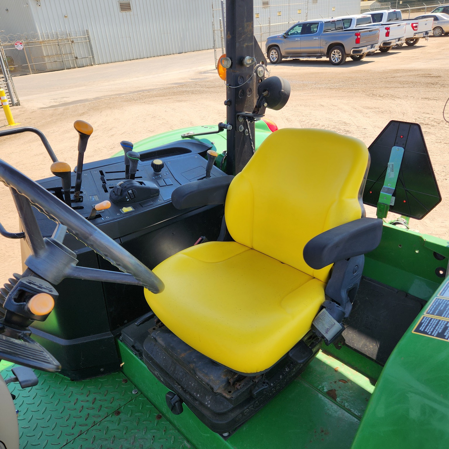 2021 John Deere 6120M Image 11