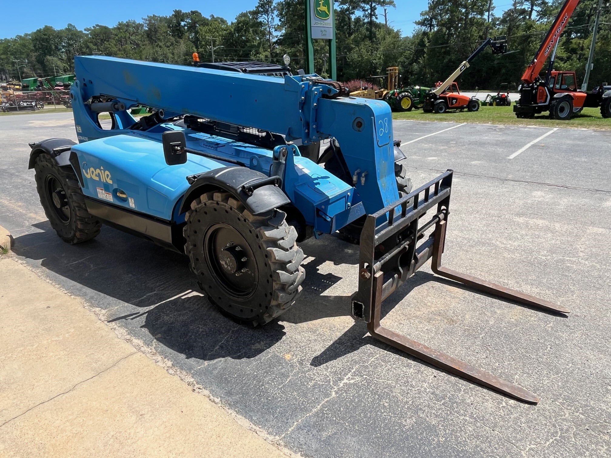 2018 Genie GTH636 Image 4