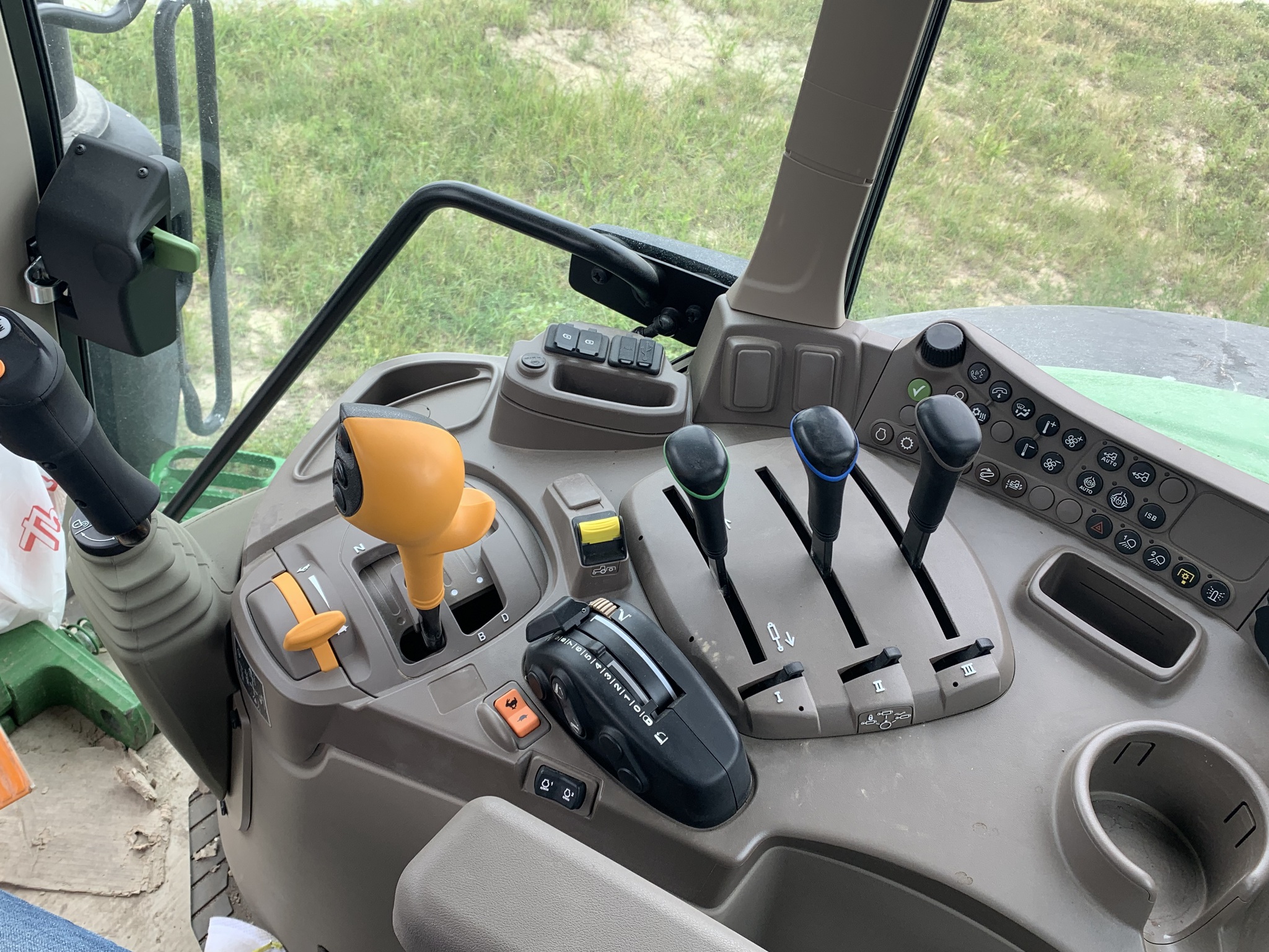 2024 John Deere 6175M Image 12