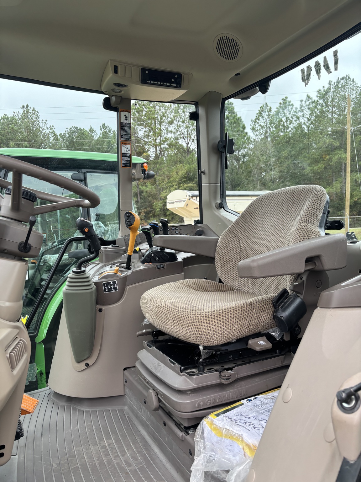2024 John Deere 6120M Image 4