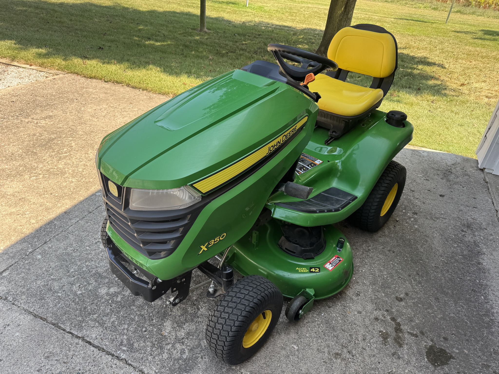 2023 John Deere X350 Image 2