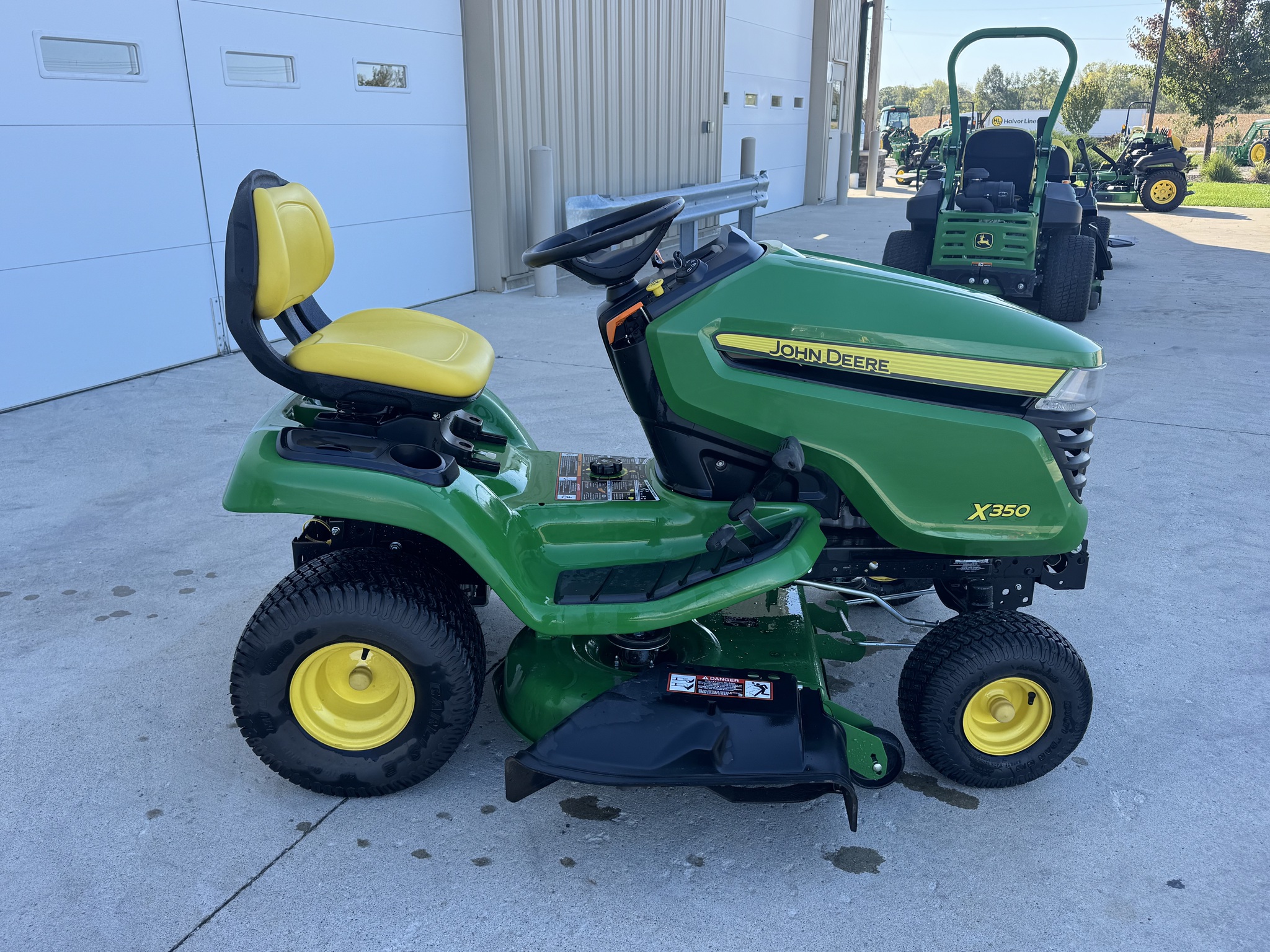 2023 John Deere X350 Image 7