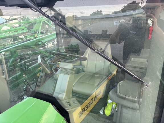 Used 2022 John Deere 410R Self Propelled Sprayers at Koenig Equipment in Anna, OH - Photo6