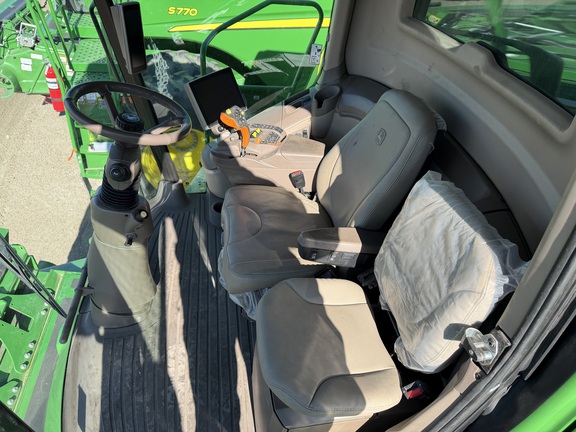 2023 John Deere S780 - Photo33