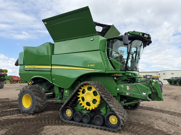  John Deere S780