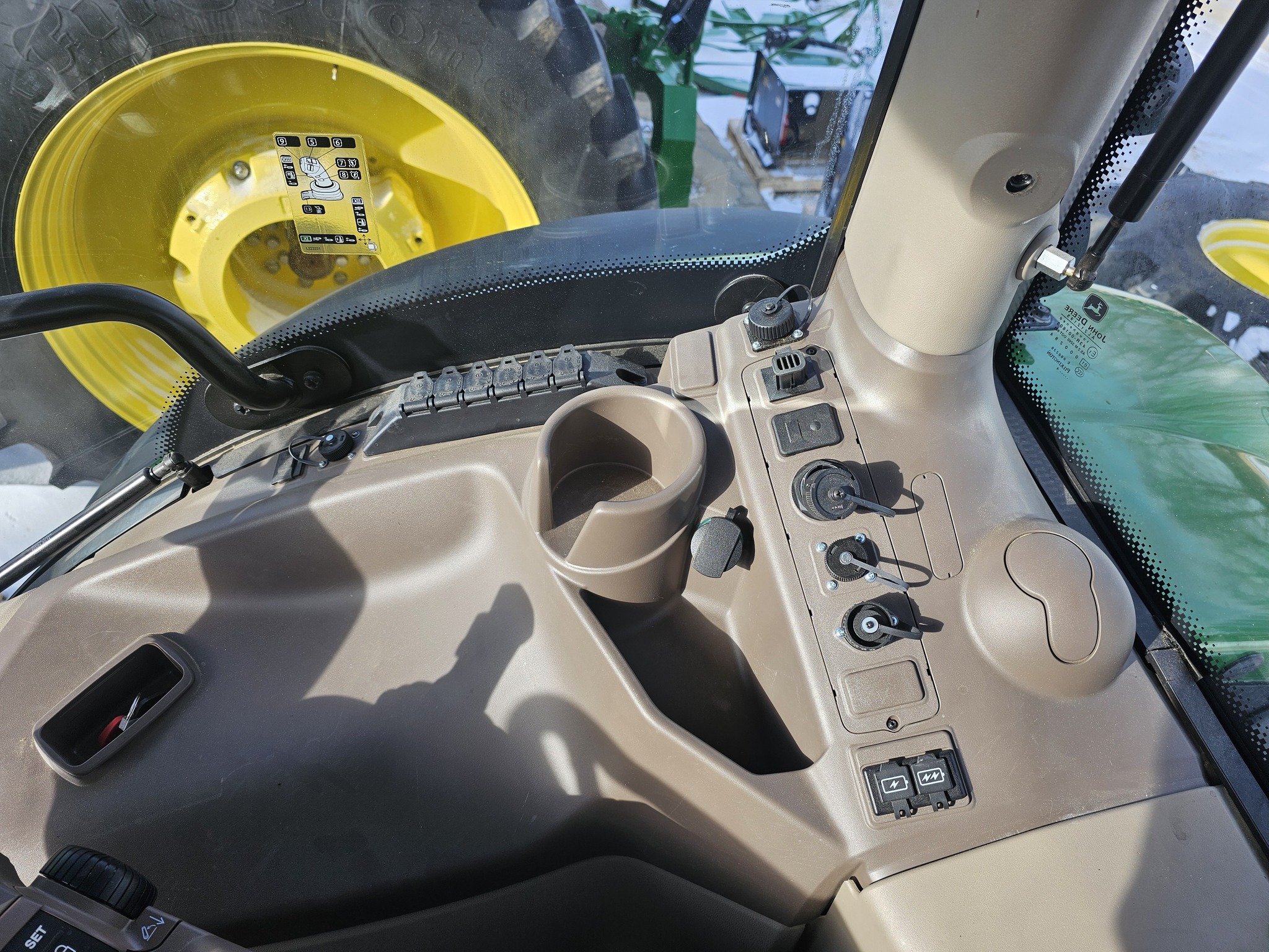  2024 John Deere 6R 130 at Heritage Tractor in Freeport, IL