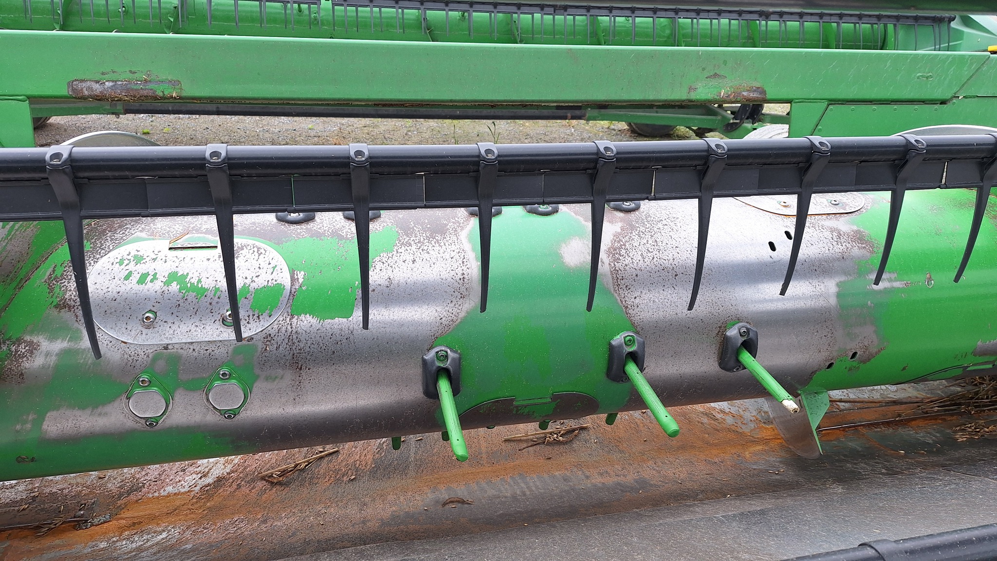 2017 John Deere 635F Image 2