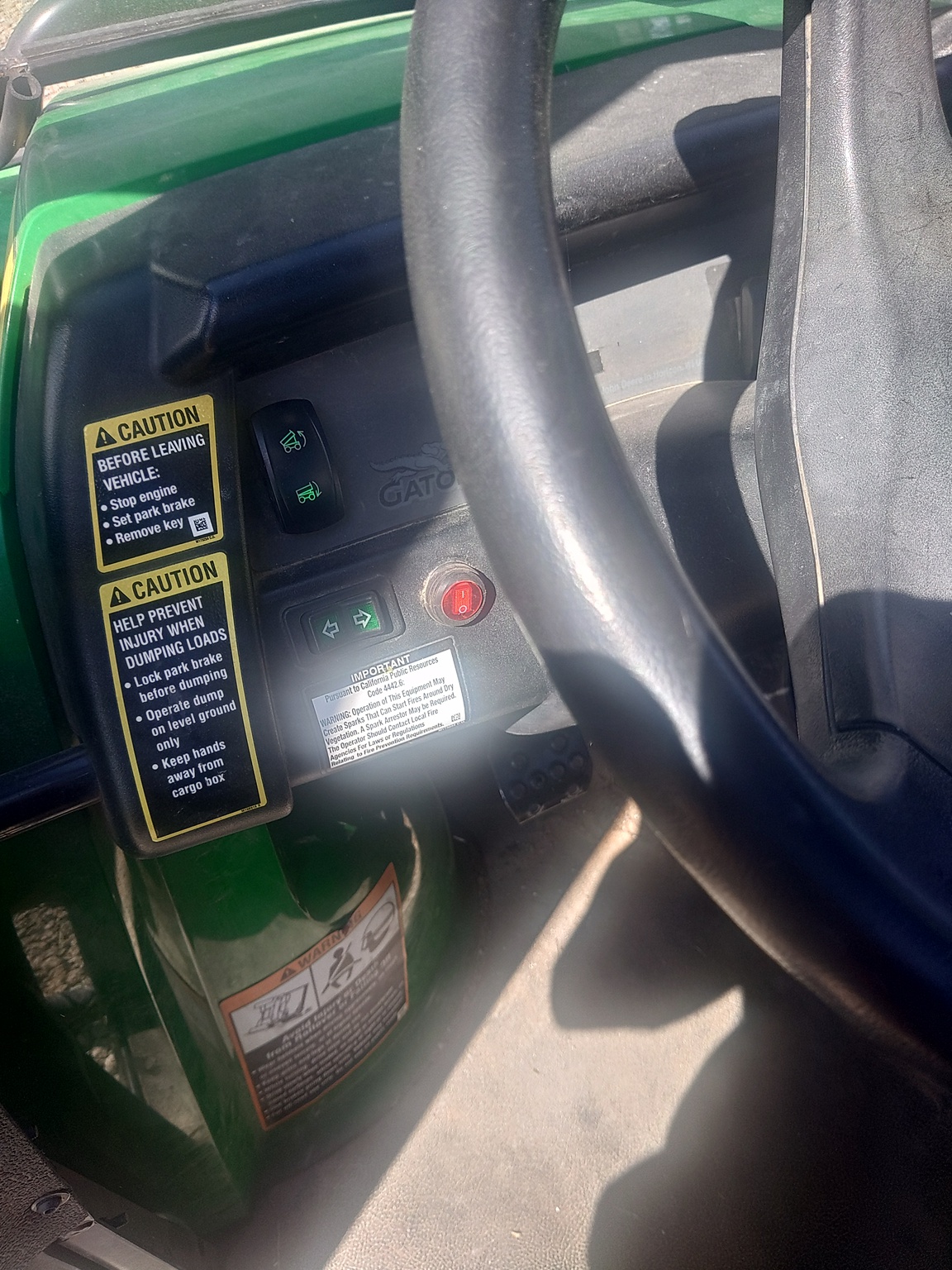 2014 John Deere XUV 825i Power Steering Image 9