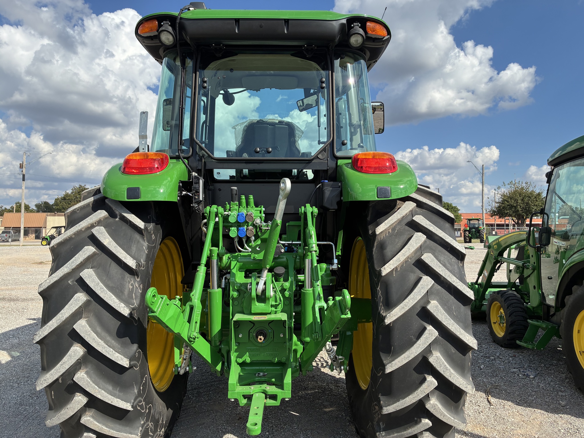 2024 John Deere 6120E Image 3