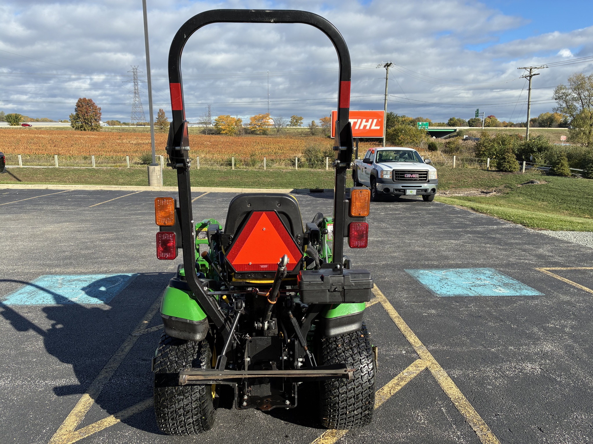 2017 John Deere 1025R Image 4