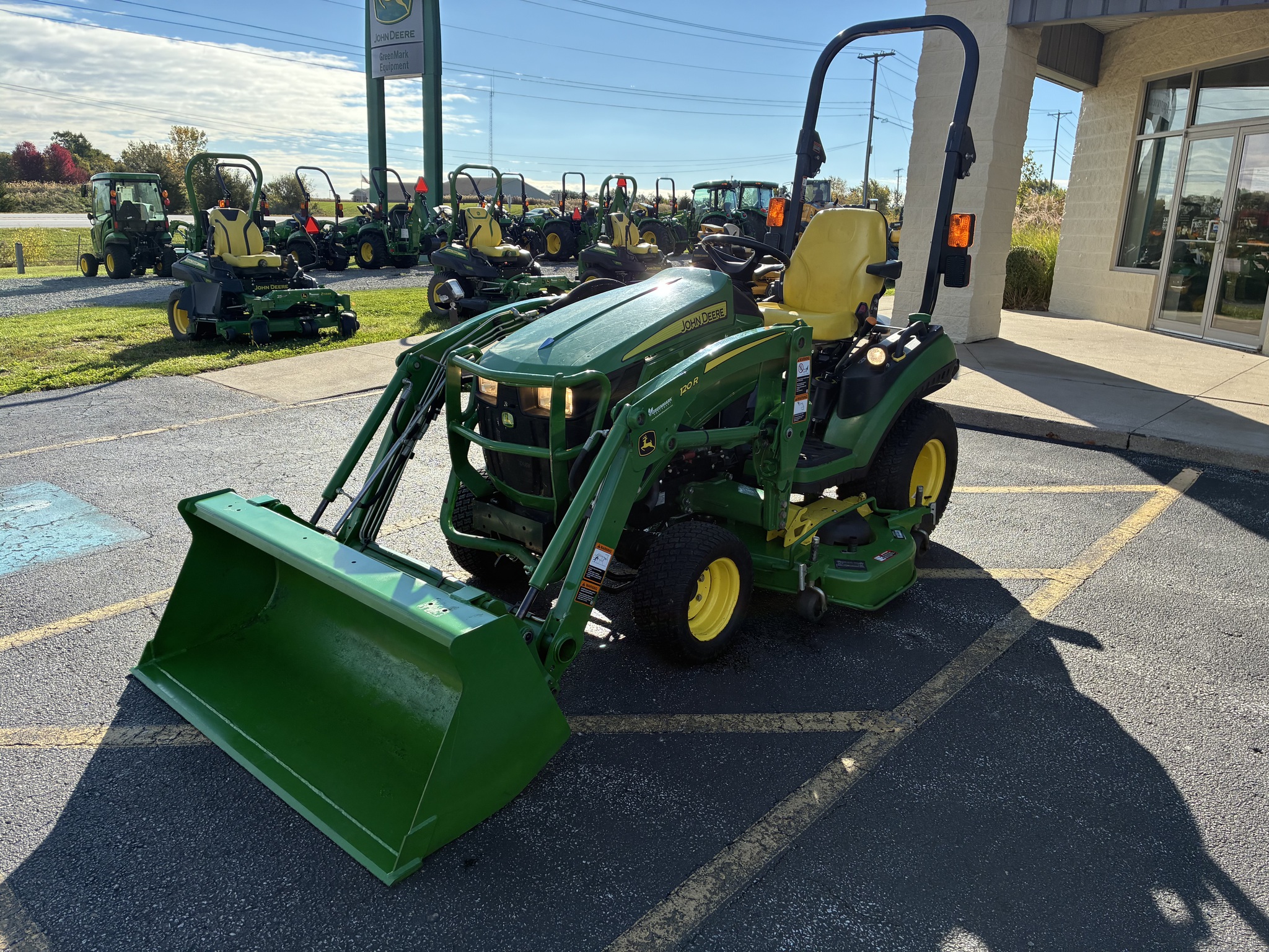 2017 John Deere 1025R Image 7
