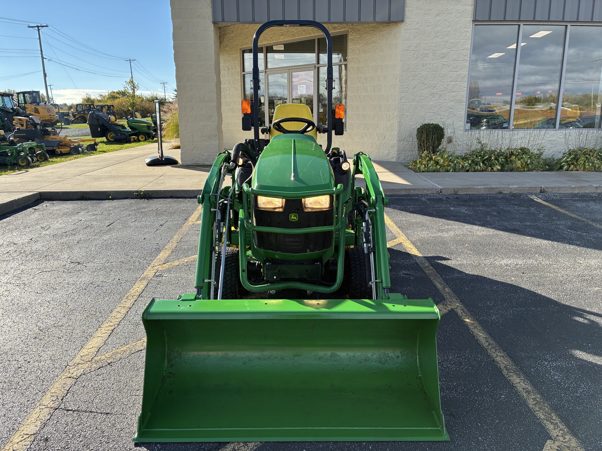 2017 John Deere 1025R Image 8