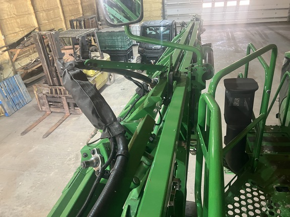 Photo of 2024 John Deere 412R