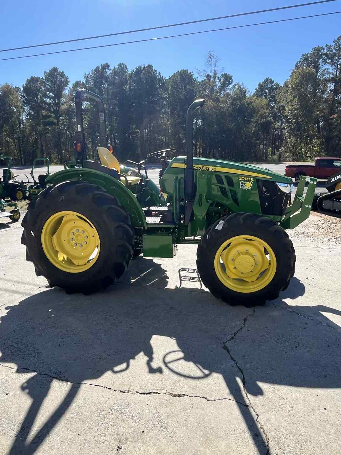 2025 John Deere 5060E Image 4