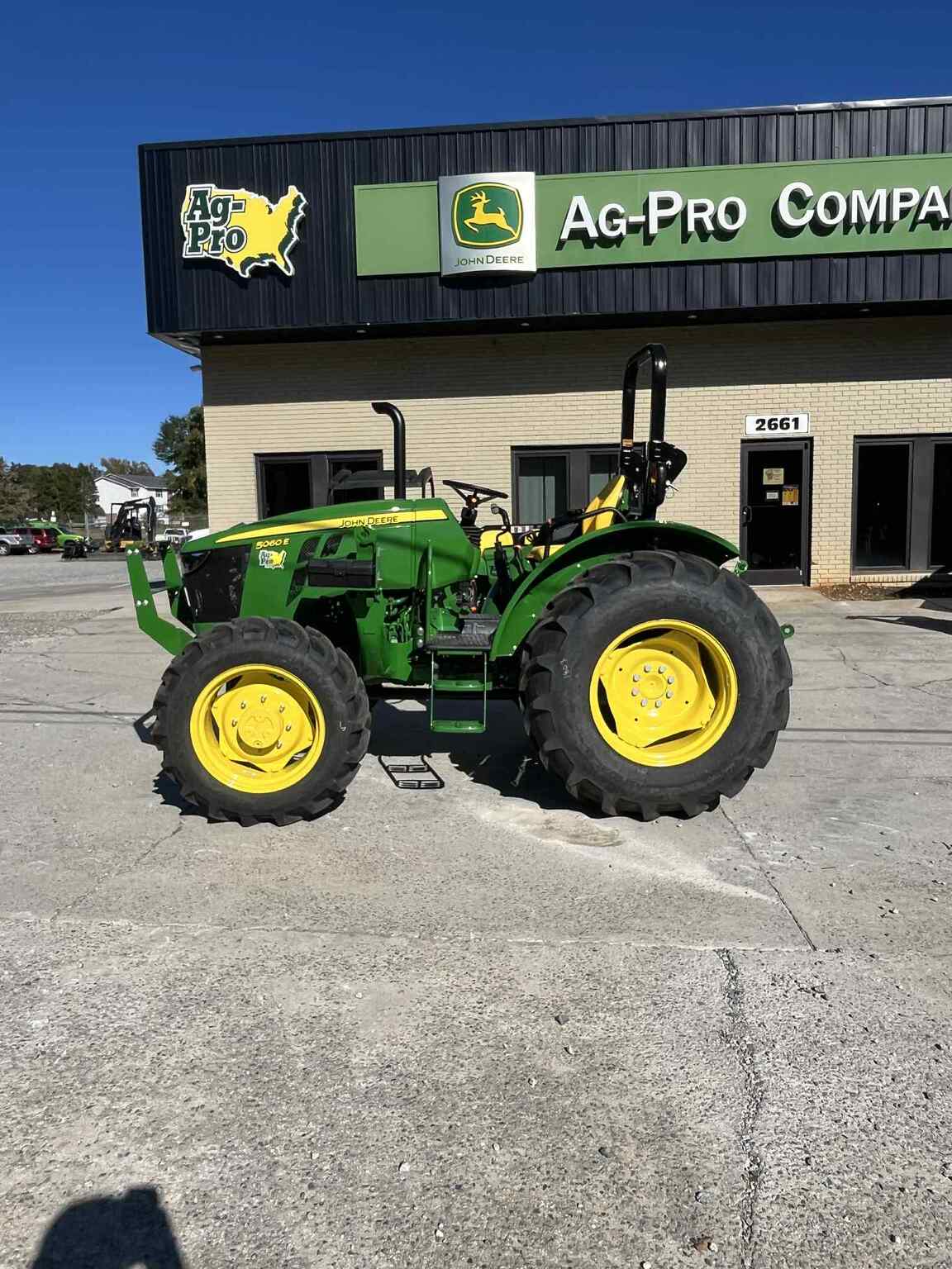 2025 John Deere 5060E Image 1