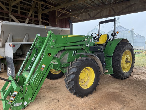 Photo of 2025 John Deere 6110M