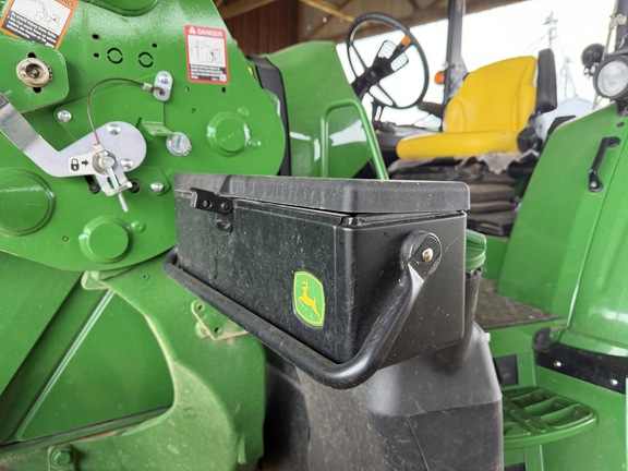 Photo of 2025 John Deere 6110M